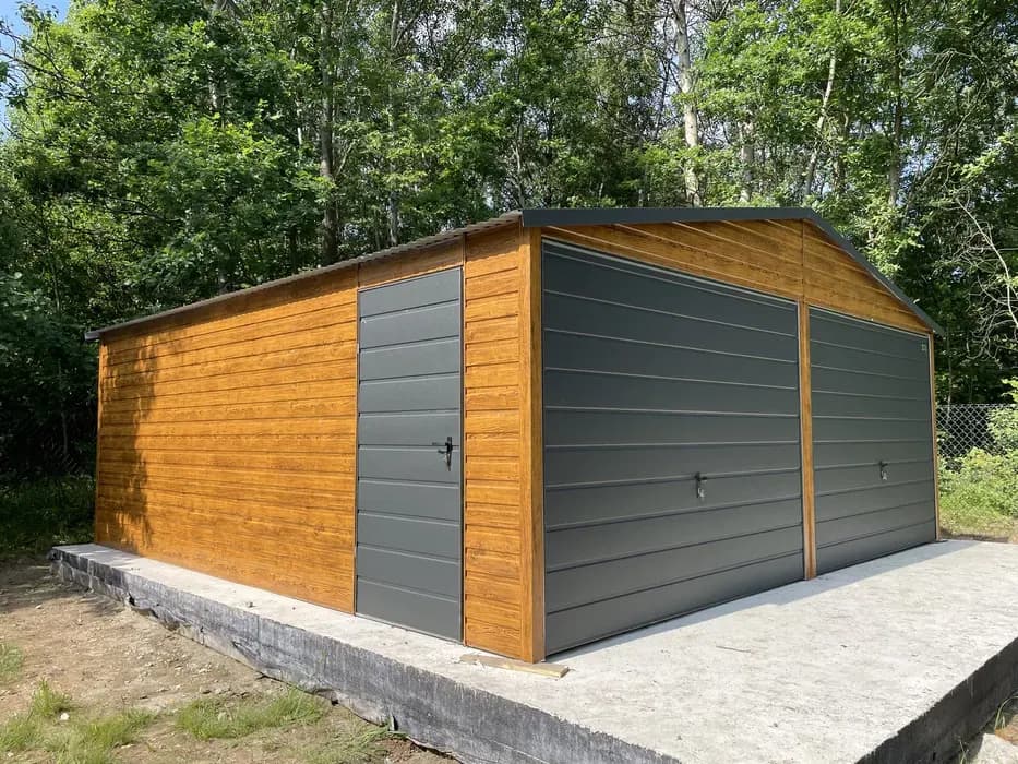 Garaż blaszany 6x5.8 złoty dąb